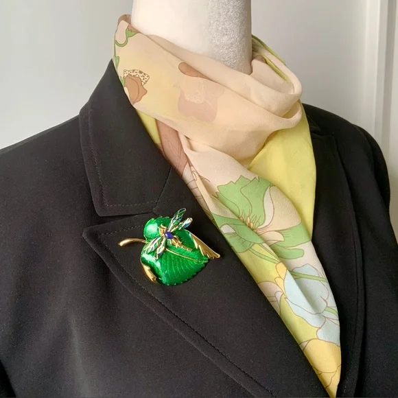 2-in-1 Dragonfly leaf enamel brooch - Picture 5 of 8